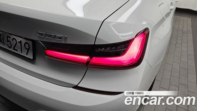 BMW 3-Series 2020 — photo 9