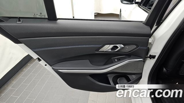 BMW 3-Series 2020 — photo 15