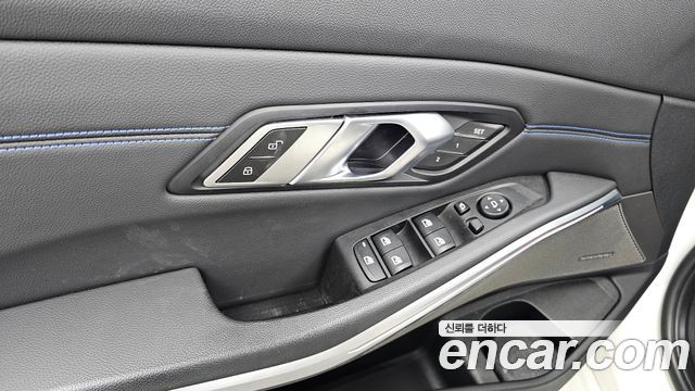 BMW 3-Series 2020 — photo 29
