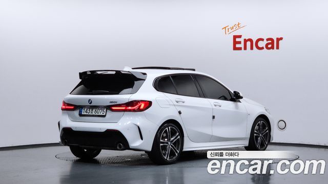BMW 1-Series 2021 — photo 2
