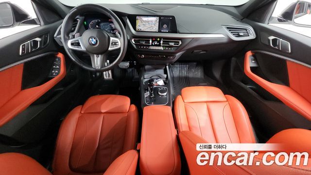 BMW 1-Series 2021 — photo 10