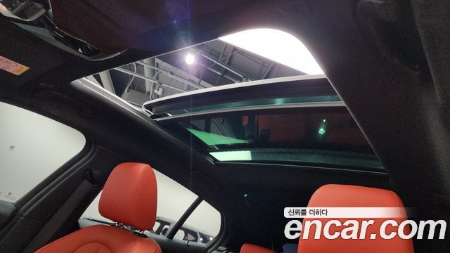 BMW 1-Series 2021 — photo 24