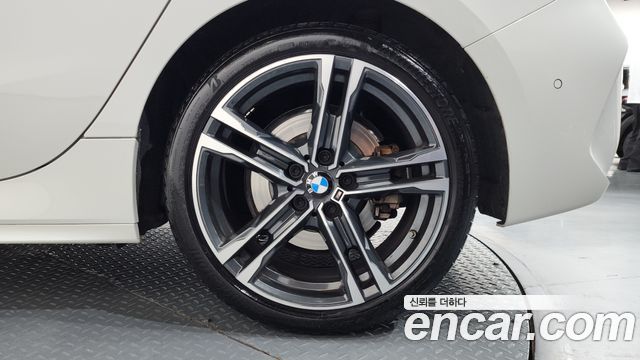 BMW 1-Series 2021 — photo 7