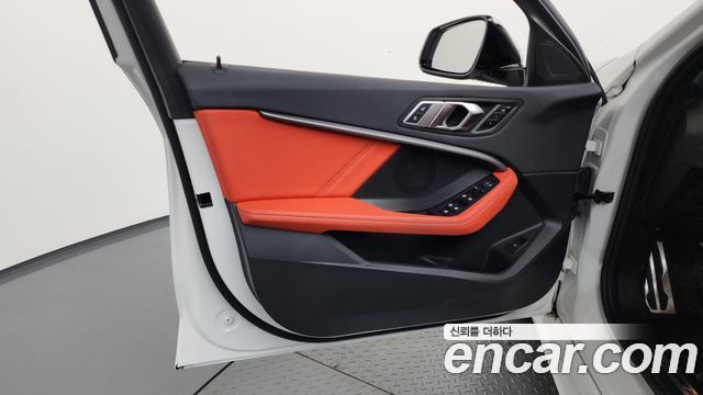 BMW 1-Series 2021 — photo 14
