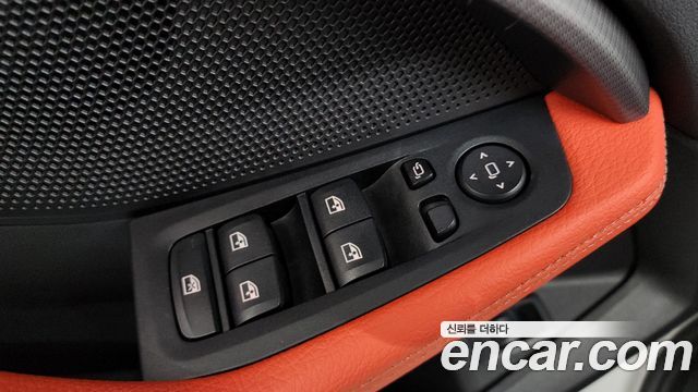 BMW 1-Series 2021 — photo 28