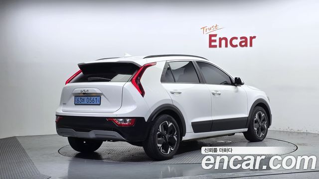 Kia Niro 2023 — photo 2