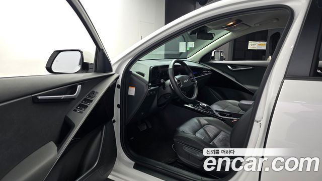 Kia Niro 2023 — photo 13