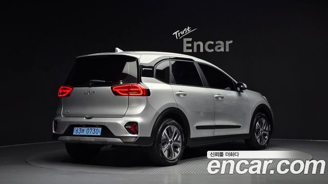 Kia Niro 2023 — photo 2