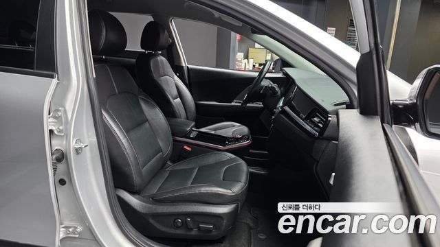 Kia Niro 2023 — photo 17