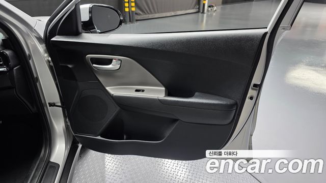 Kia Niro 2023 — photo 15
