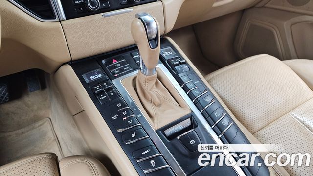 Porsche Macan 2015 — photo 9