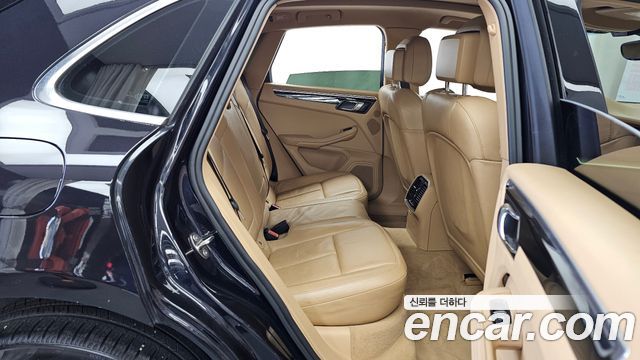 Porsche Macan 2015 — photo 12