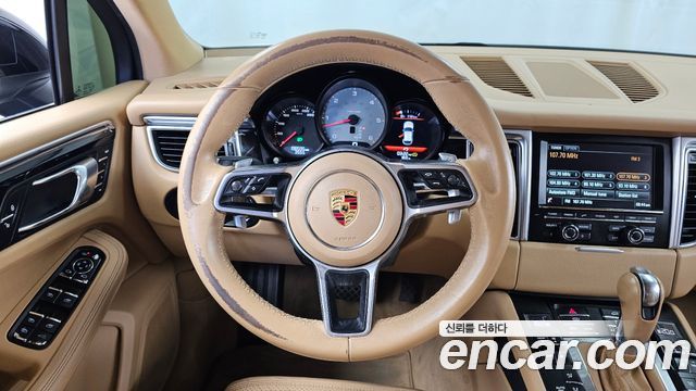 Porsche Macan 2015 — photo 13