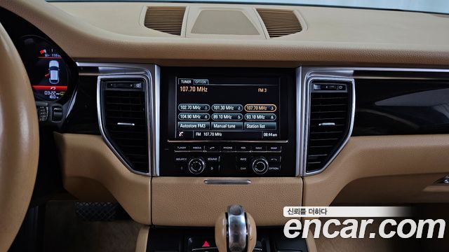 Porsche Macan 2015 — photo 14