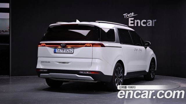 Kia Canival 2021 — photo 2
