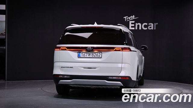 Kia Canival 2021 — photo 4