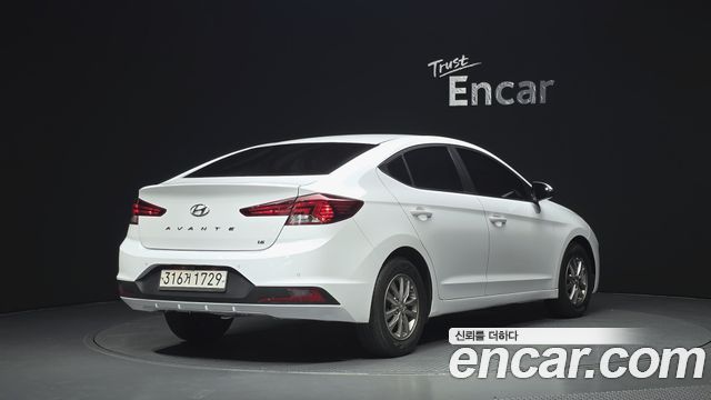 Hyundai AVANTE 2019 — photo 2