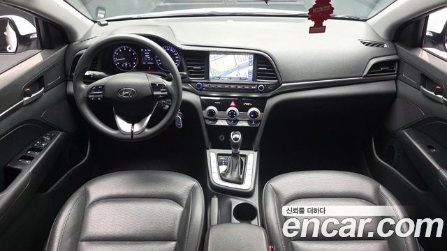 Hyundai AVANTE 2019 — photo 10