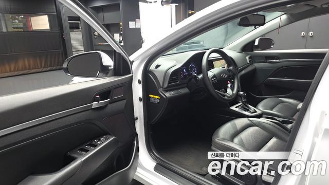 Hyundai AVANTE 2019 — photo 13