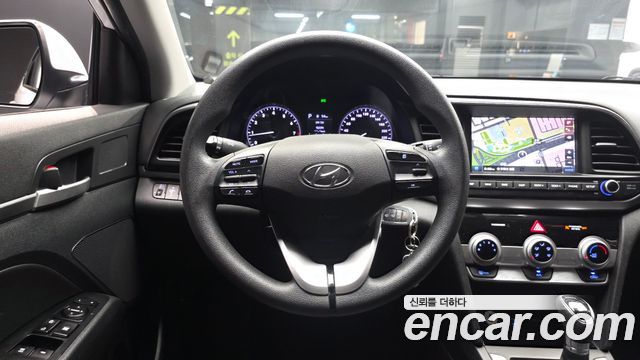 Hyundai AVANTE 2019 — photo 19