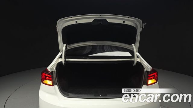 Hyundai AVANTE 2019 — photo 29