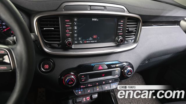 Kia Sorento 2018 — photo 20