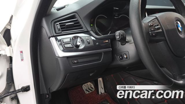 BMW 5-Series 2016 — photo 13