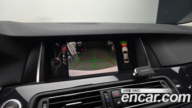 BMW 5-Series 2016 — photo 16
