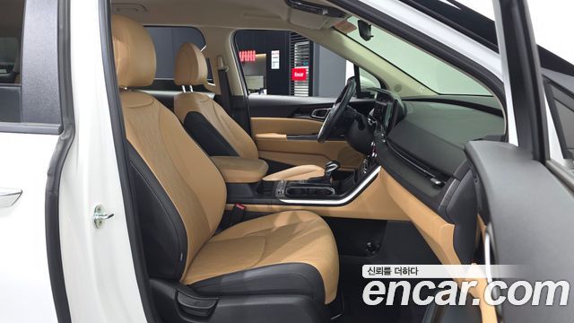 Kia Canival 2023 — photo 17
