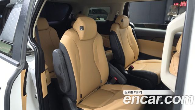 Kia Canival 2023 — photo 18
