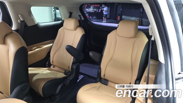 Kia Canival 2023 — photo 19