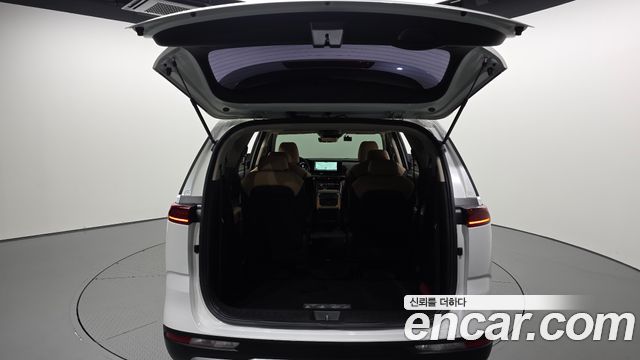 Kia Canival 2023 — photo 26