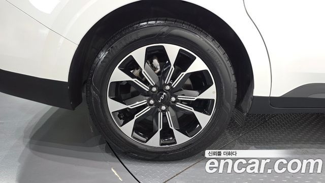 Kia Canival 2023 — photo 7