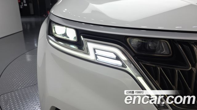 Kia Canival 2023 — photo 8