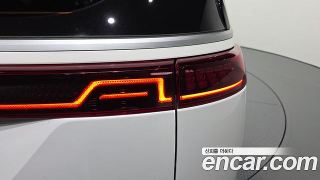 Kia Canival 2023 — photo 9