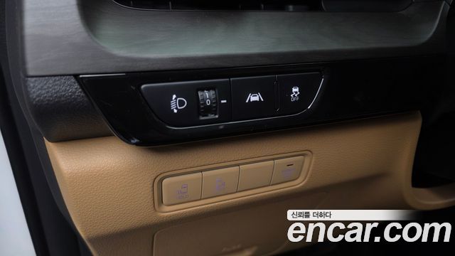 Kia Canival 2023 — photo 28