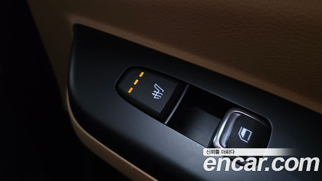 Kia Canival 2023 — photo 32