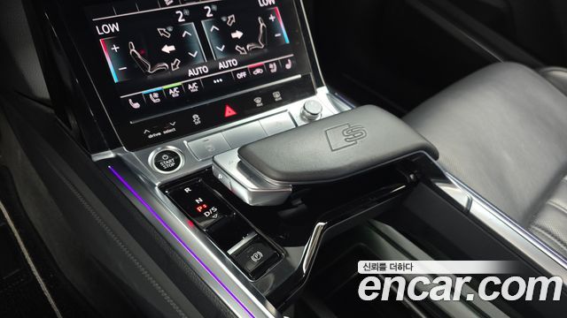 Audi e-tron 2022 — photo 9