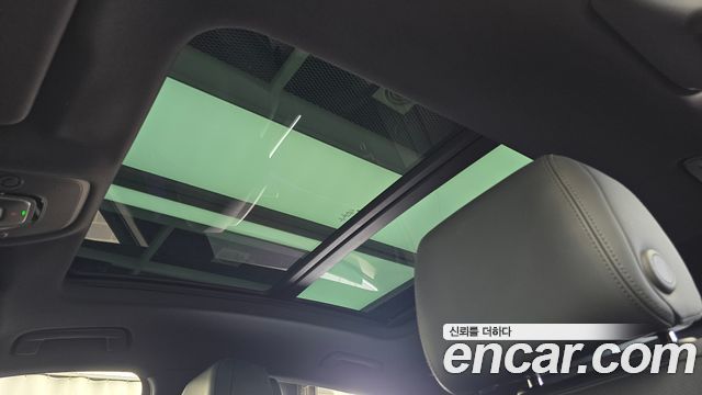 Audi e-tron 2022 — photo 18