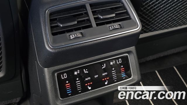 Audi e-tron 2022 — photo 19