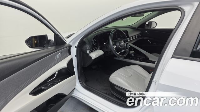 Hyundai AVANTE 2021 — photo 13