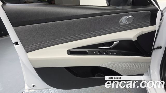 Hyundai AVANTE 2021 — photo 14