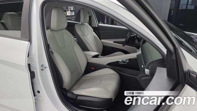 Hyundai AVANTE 2021 — photo 16