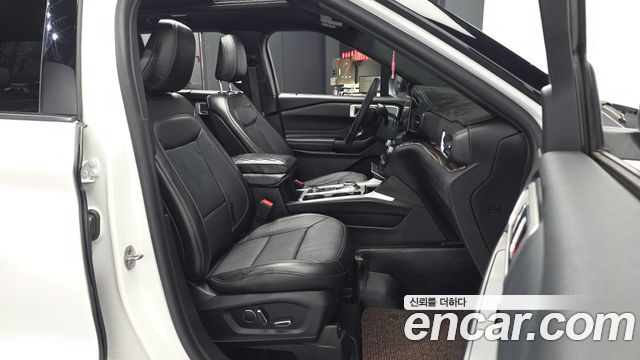 Ford Explorer 2020 — photo 17