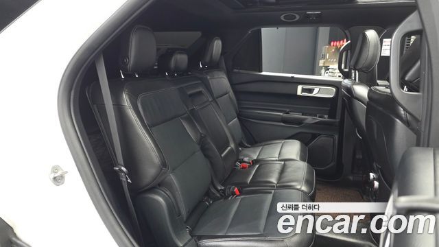Ford Explorer 2020 — photo 18