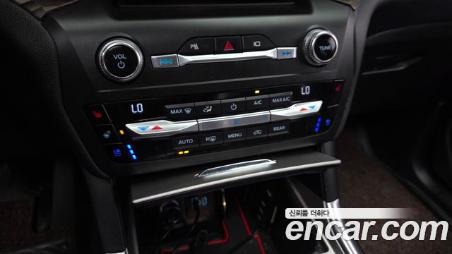 Ford Explorer 2020 — photo 25