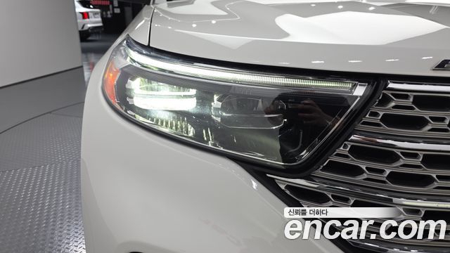 Ford Explorer 2020 — photo 8