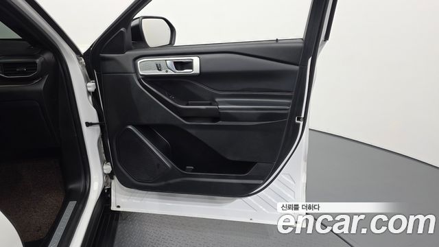 Ford Explorer 2020 — photo 14