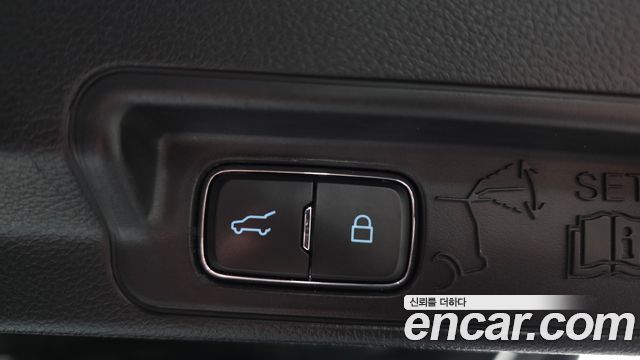 Ford Explorer 2020 — photo 27