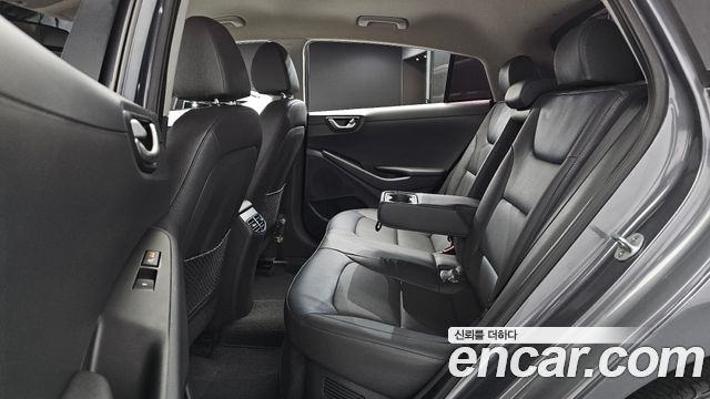 Hyundai Ioniq 2016 — photo 12